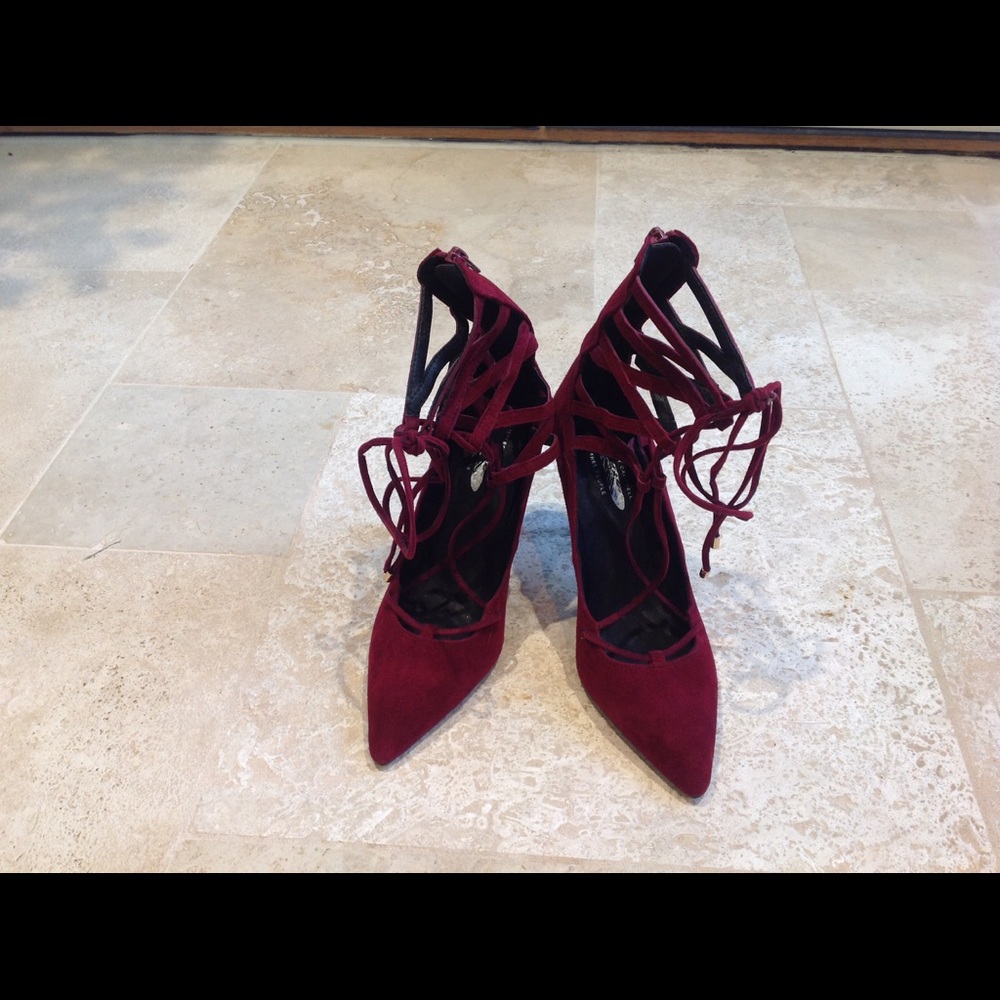 Heels - Picture 2 of 4